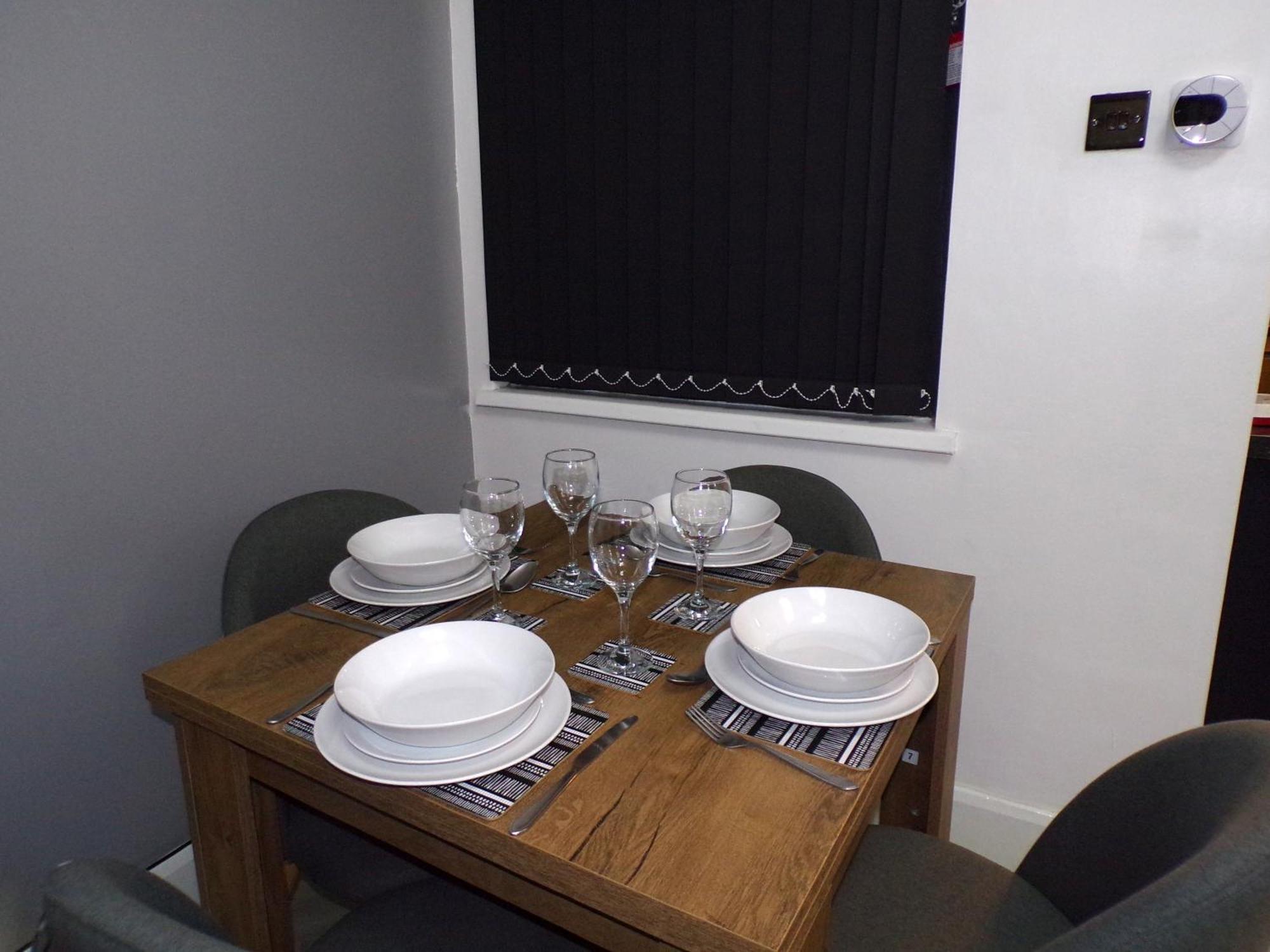 Hazelhurst House - 4 Bedrooms 2 Bathrooms Stoke-on-Trent Exterior photo